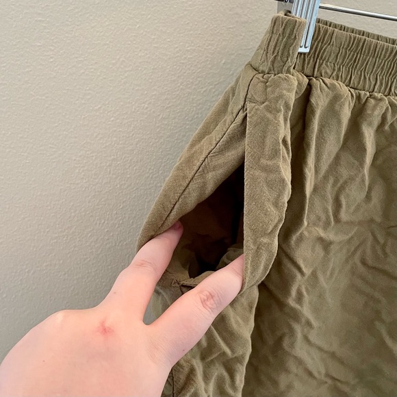 American Eagle Flowy Shorts - Picture 3 of 6